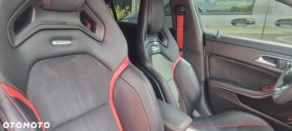 Mercedes-Benz CLA AMG 45 4Matic AMG Speedshift DCT 7G - 17