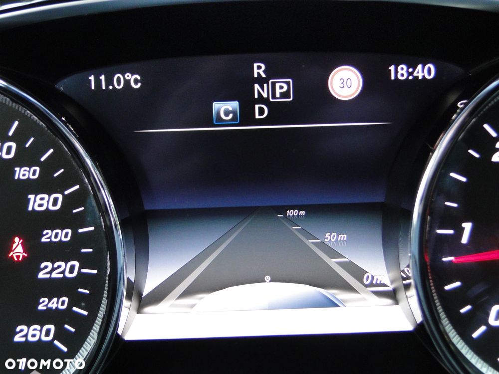 Mercedes-Benz Klasa E 220 d 9G-TRONIC - 37