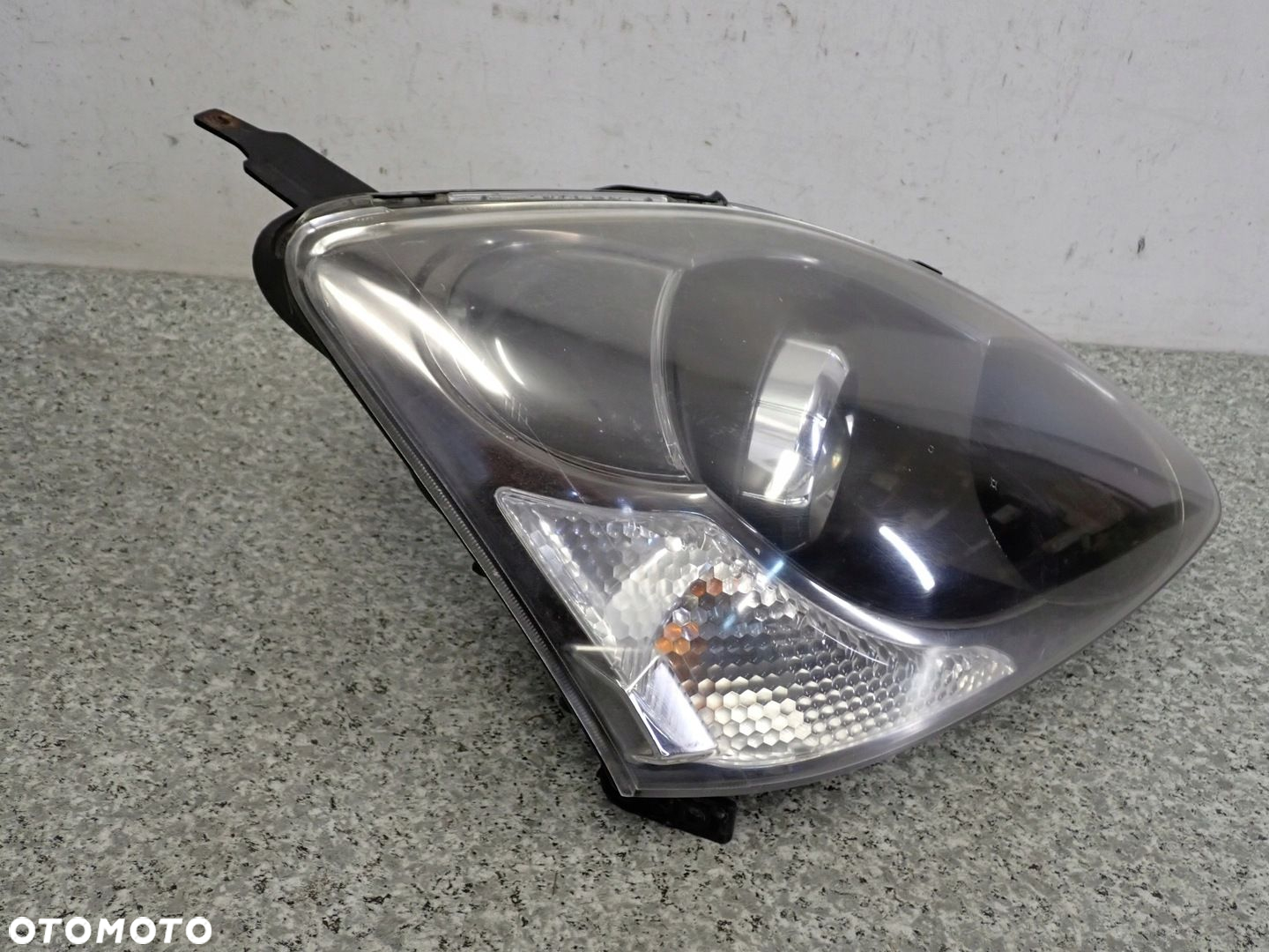 HONDA CIVIC VII 04- LAMPA PRZEDNIA PRAWA REFLEKTOR - 10