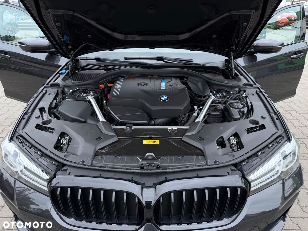 BMW Seria 5 530e M Sport sport - 38