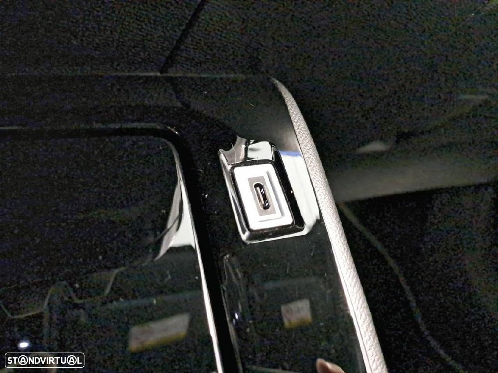 Peugeot 2008 1.2 PureTech GT EAT8 - 24