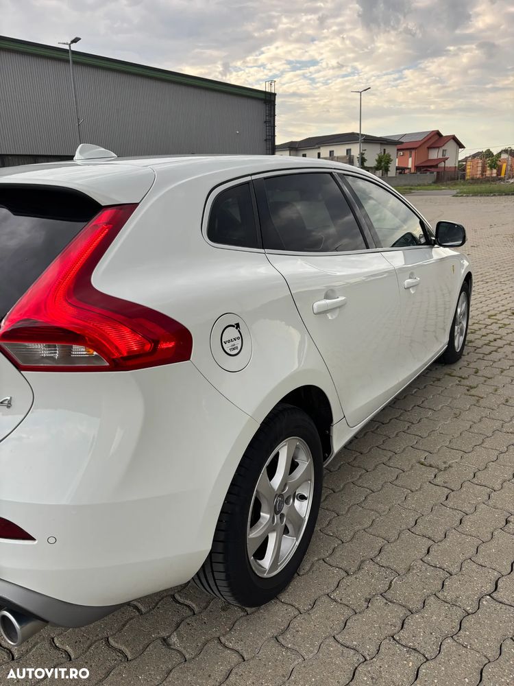 Volvo V40 D4 VEA R-Design - 3