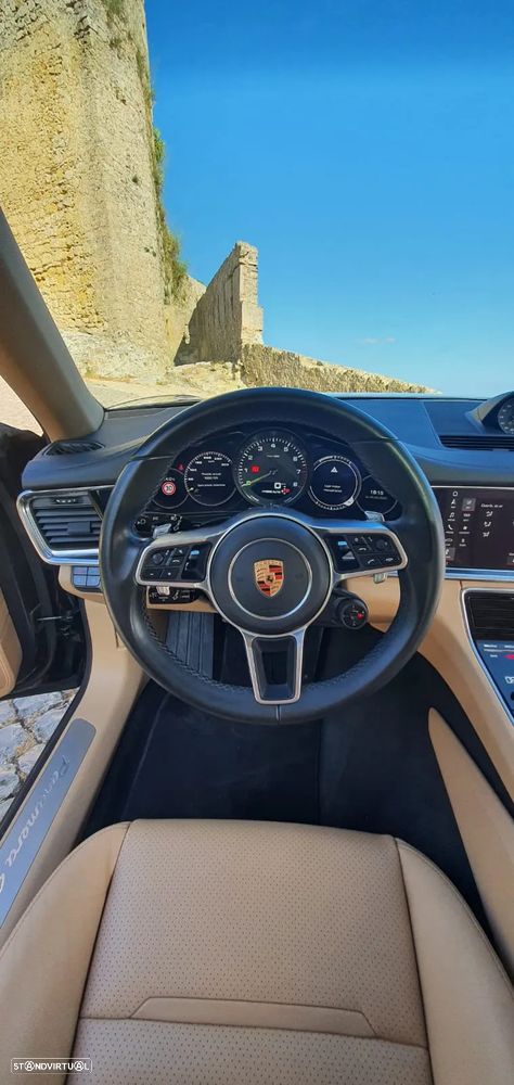 Porsche Panamera 4 E-Hybrid - 26