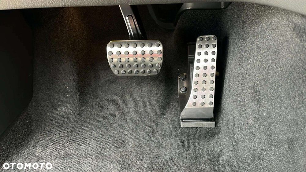 Mercedes-Benz GLC - 13