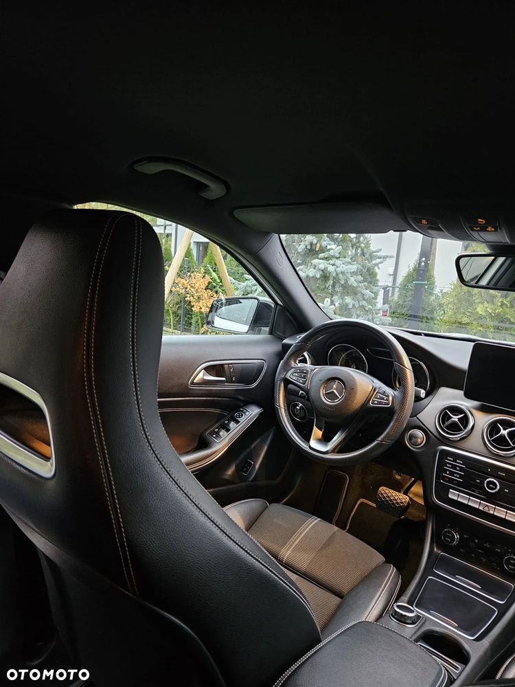 Mercedes-Benz GLA 200 7G-DCT AMG Line - 11