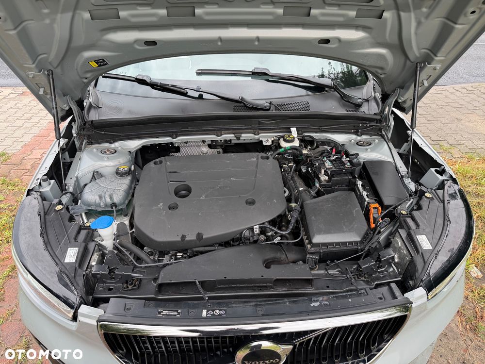 Volvo XC 40 B3 B DKG Plus Black Edition - 13