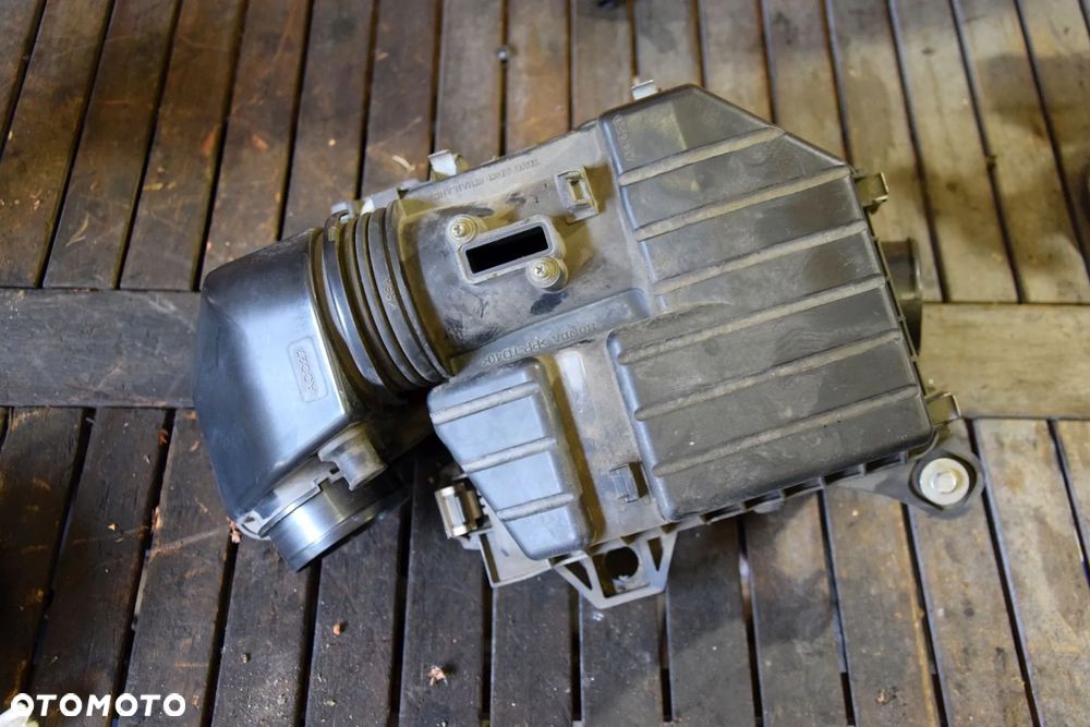 Honda Civic VIII UFO 06-11 1.8 Obudowa filtra powietrza - 2