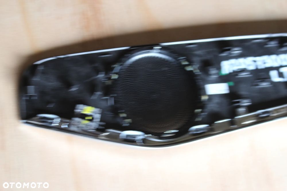 DEKOR DRZWI LEWY TYŁ MERCEDES C KLASA W205 2018 - 11