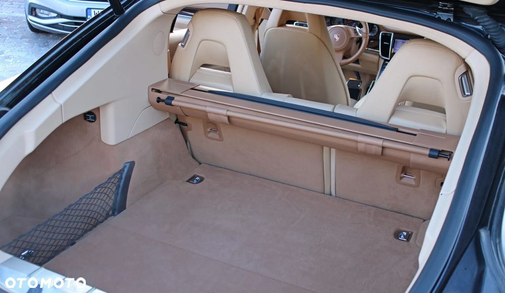 Porsche Panamera Turbo - 21