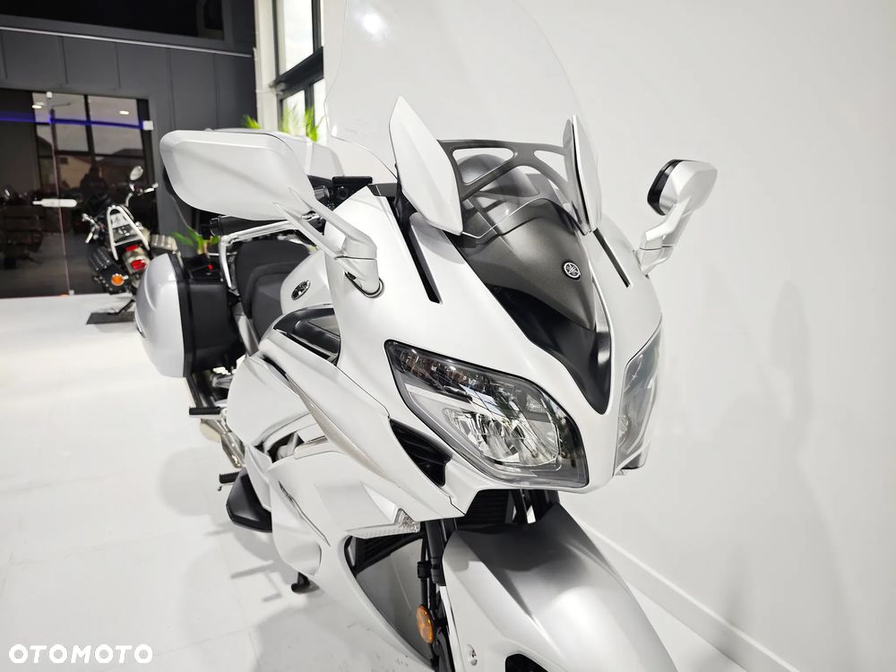 Yamaha FJR - 13