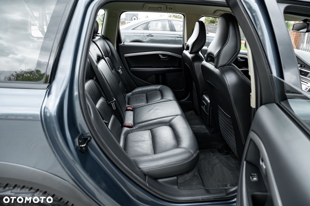 Volvo XC 70 D5 AWD Momentum - 20