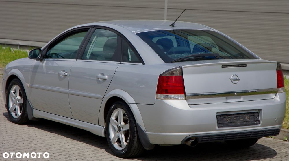 Opel Vectra 2.2 CDX - 10