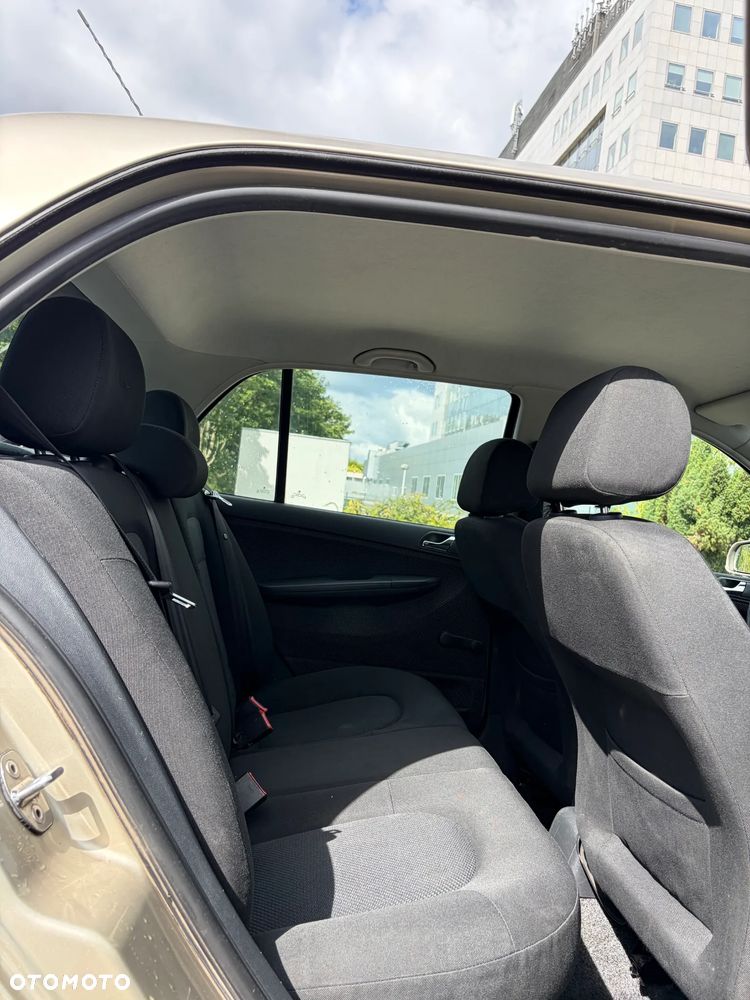 Skoda Fabia 1.2 12V Ambiente - 17