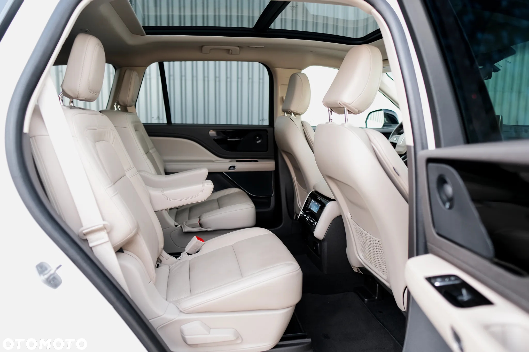 Lincoln Aviator - 32