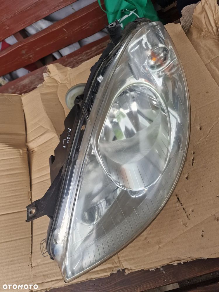 Lampa lewa przednia Mercedes W169