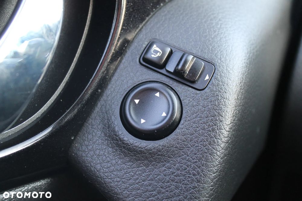 Nissan Qashqai 1.2 DIG-T N-Vision Xtronic EU6 - 19