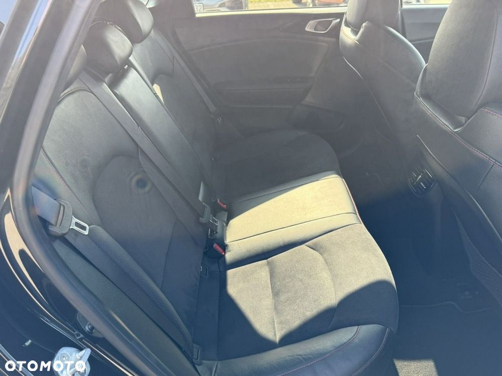Kia Ceed 1.6 T-GDI GT DCT - 30