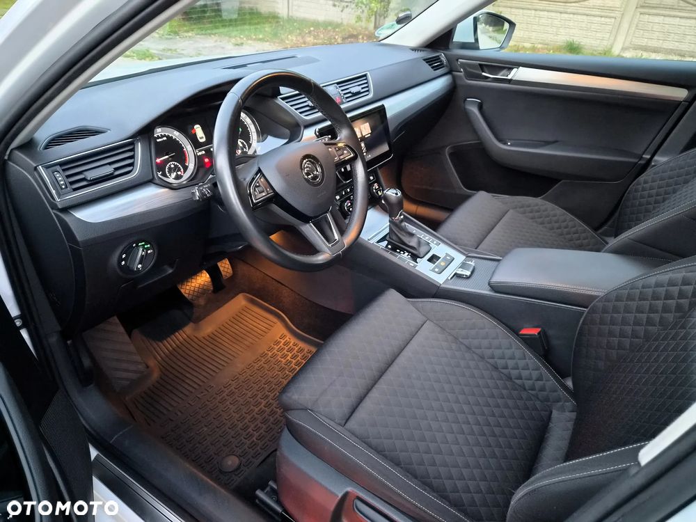 Skoda Superb 2.0 TDI DSG Ambition - 14