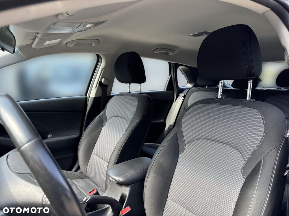 Hyundai i30 1.5 DPI Classic + - 12