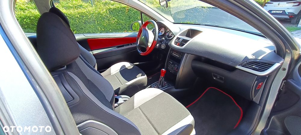 Peugeot 207 - 11