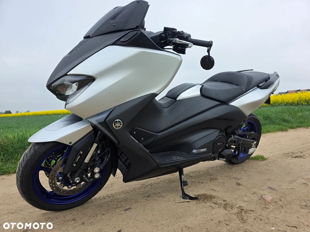 Yamaha Tmax - 12