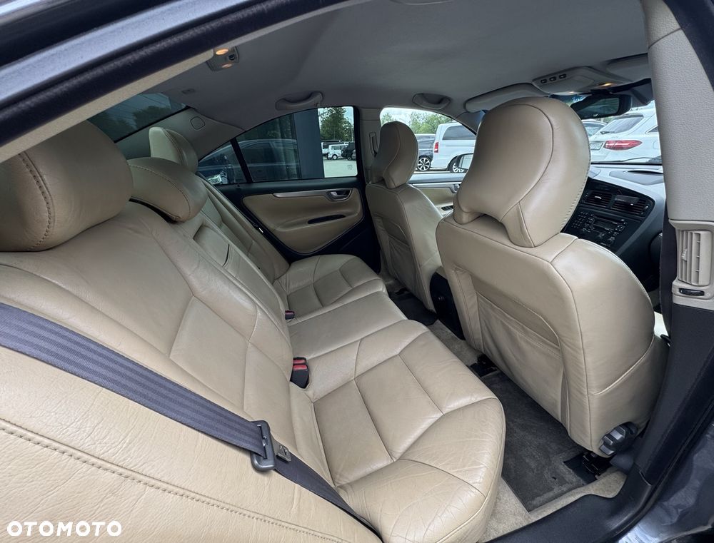 Volvo S60 R - 25