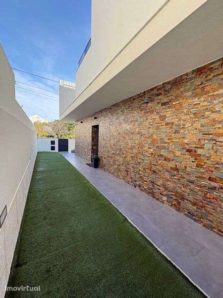 Moradia em Santa Iria de Azoia - Bairro da Primavera - Grande imagem: 2/12
