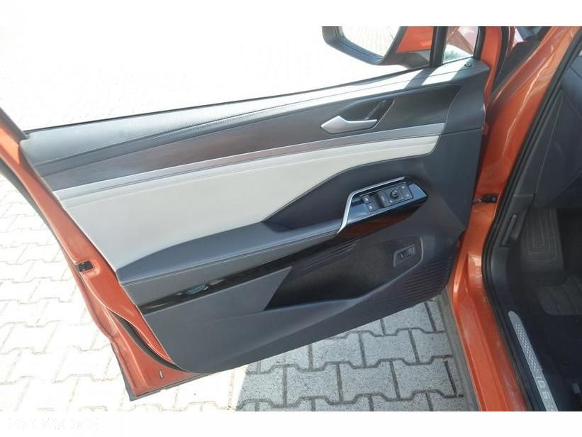 Volkswagen ID.6 - 15