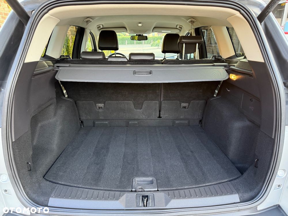 Ford Kuga 2.0 TDCi 2x4 Titanium - 24