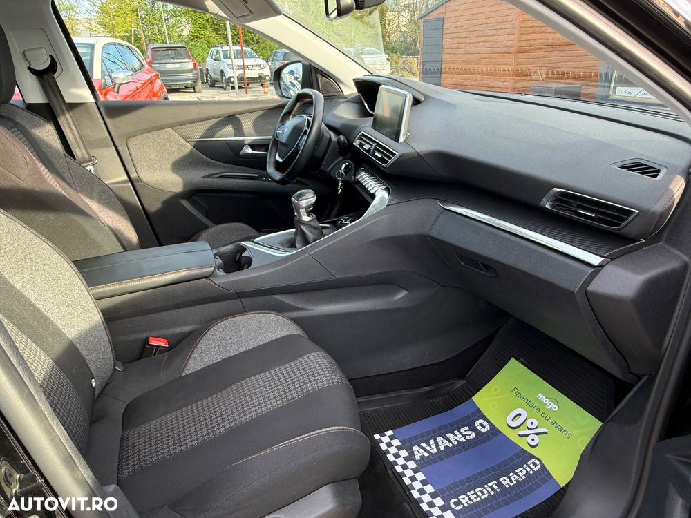 Peugeot 3008 1.2 PureTech Turbo S&S Allure - 13