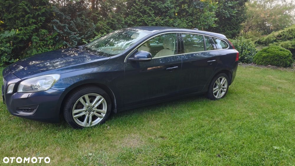 Volvo V60 D4 R-Design Momentum - 1