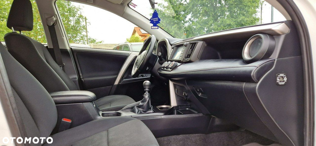 Toyota RAV4 - 23