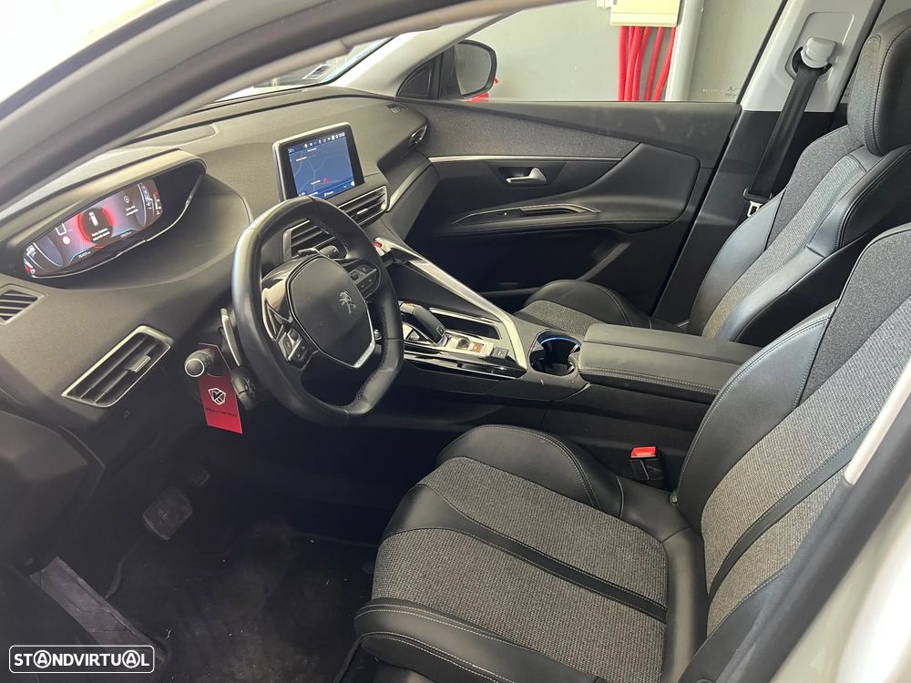 Peugeot 3008 1.2 PureTech Allure Pack EAT8 - 23