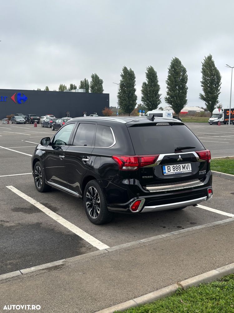 Mitsubishi Outlander - 6