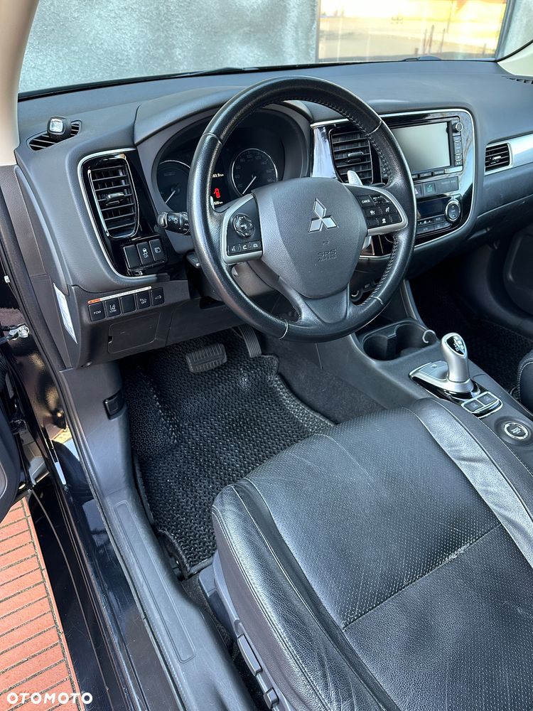Mitsubishi Outlander - 9