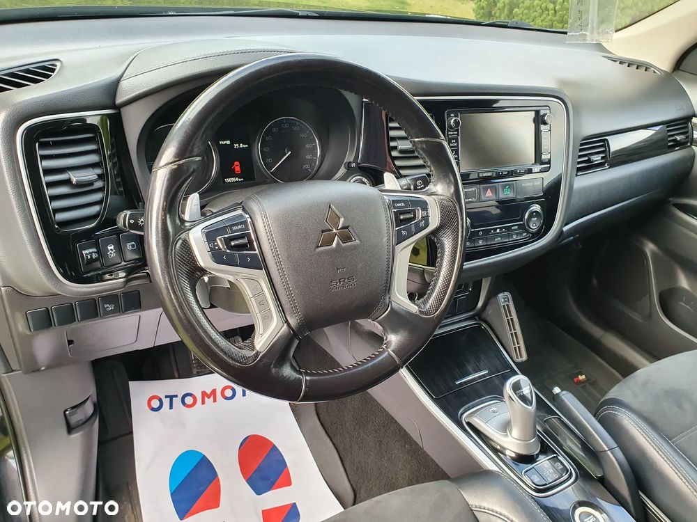 Mitsubishi Outlander Instyle NAVI - 14