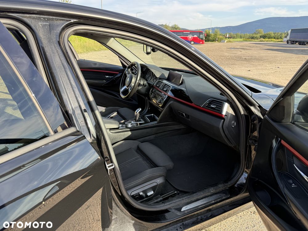 BMW Seria 3 330i xDrive Sport Line Sport - 12