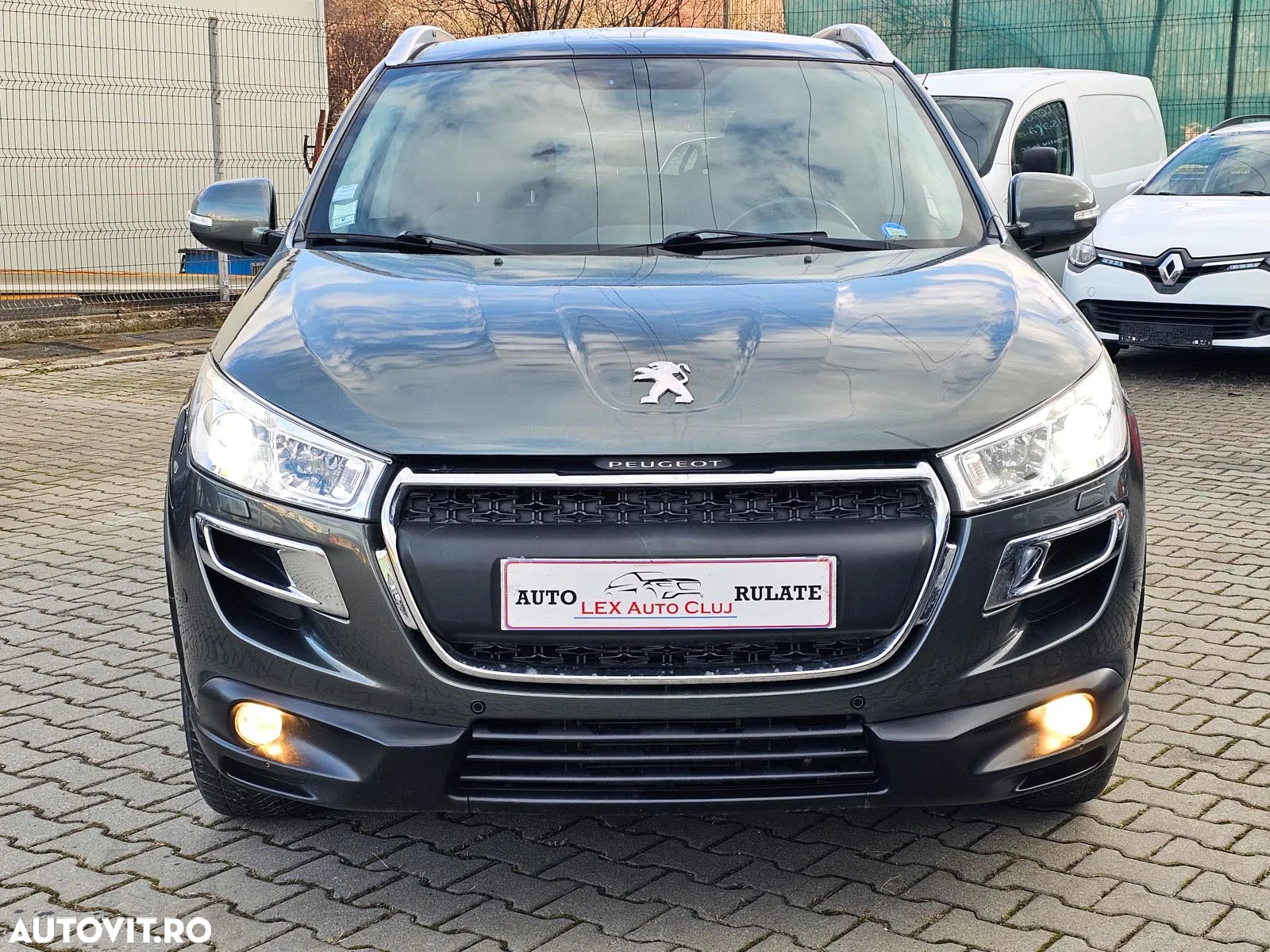 Peugeot 4008 - 10