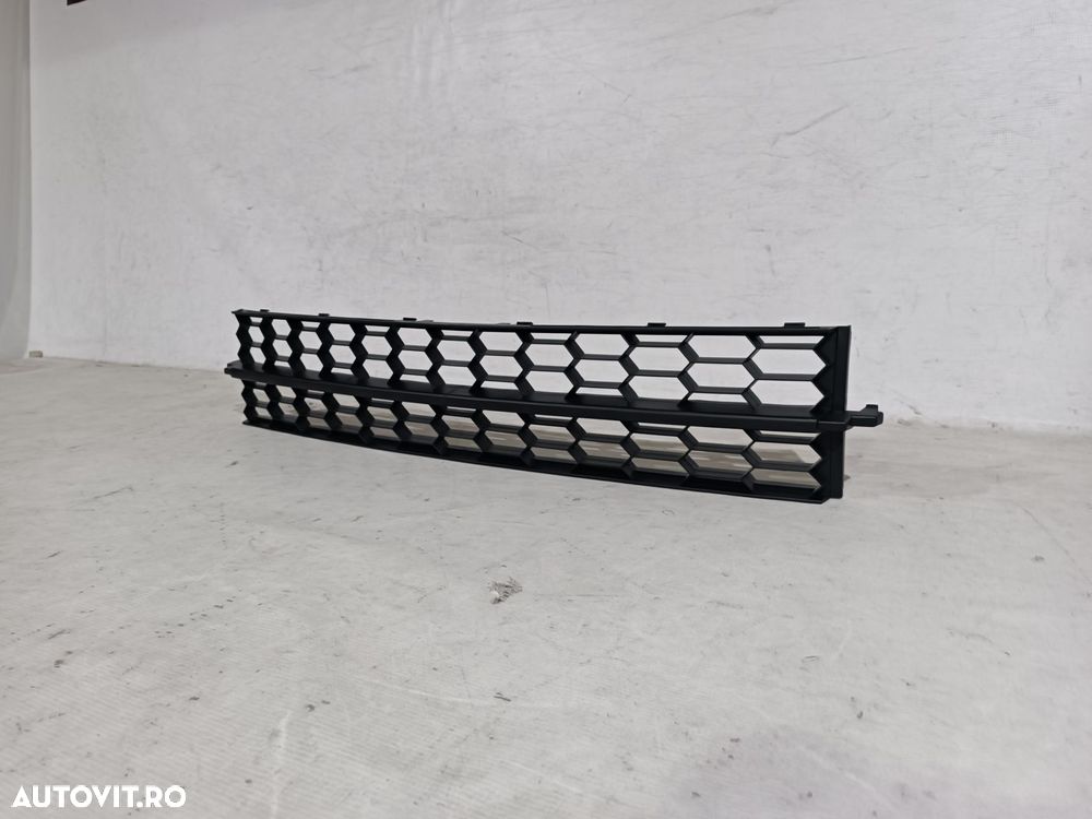 Grila inferioara Skoda Octavia 3, 2013, 2014, 2015, 2016, 2017. - 3