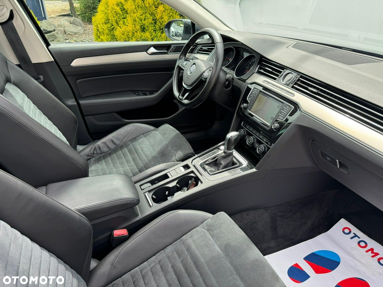 Volkswagen Passat 2.0 TDI 4Mot R-Line Edition DSG - 20