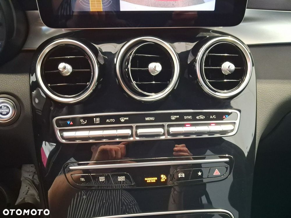 Mercedes-Benz GLC - 30
