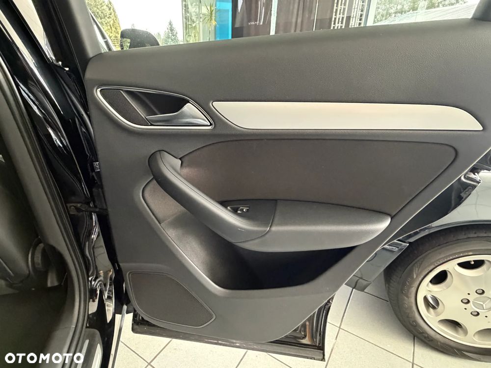Audi Q3 1.4 TFSI Sport S tronic - 33