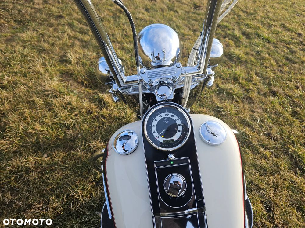 Harley-Davidson Softail Deluxe - 10