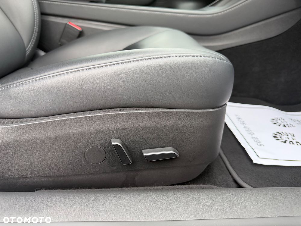 Tesla Model 3 RWD - 34