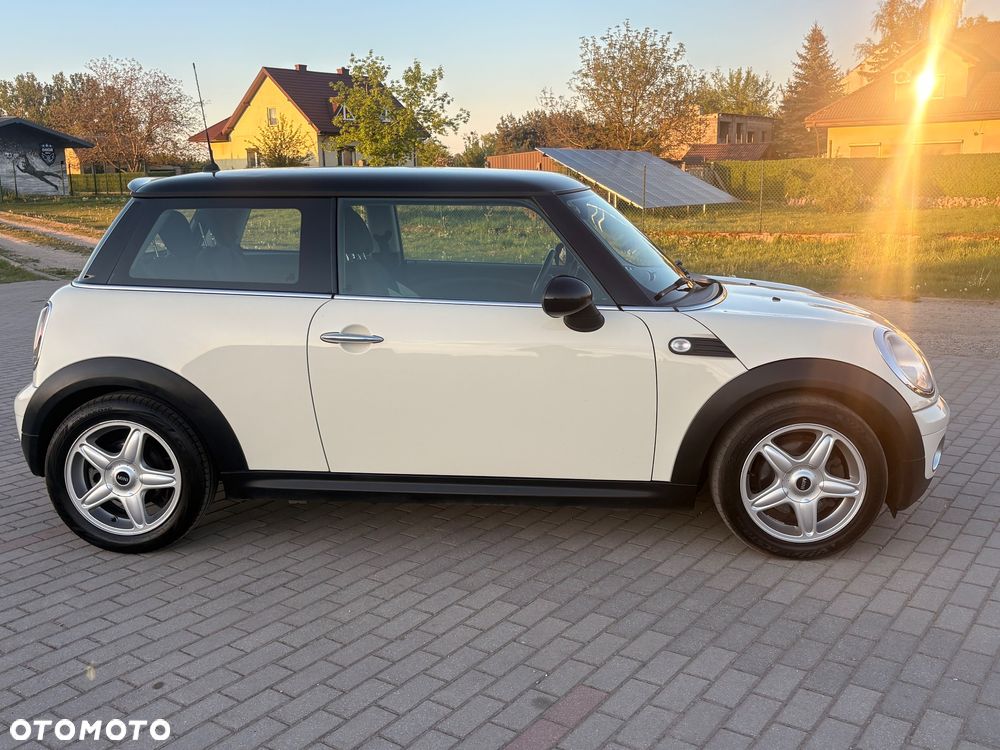 MINI Cooper Standard - 4