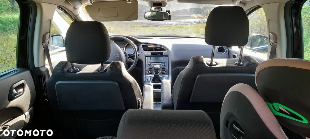 Peugeot 5008 2010 photo 2