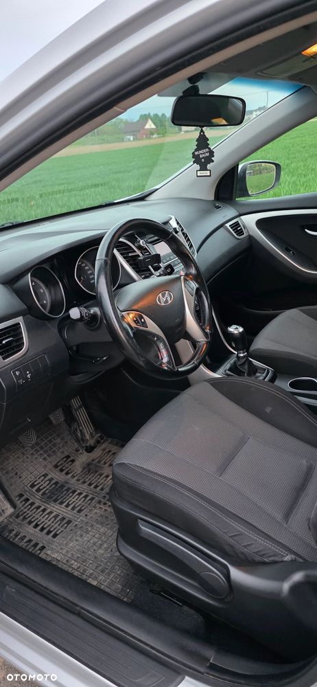Hyundai i30 1.6 CRDi Classic + - 6
