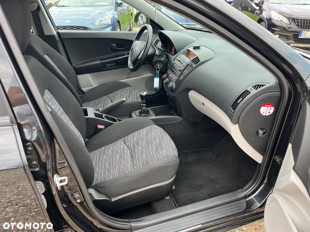 Kia Ceed 1.4 CVVT Attract - 10