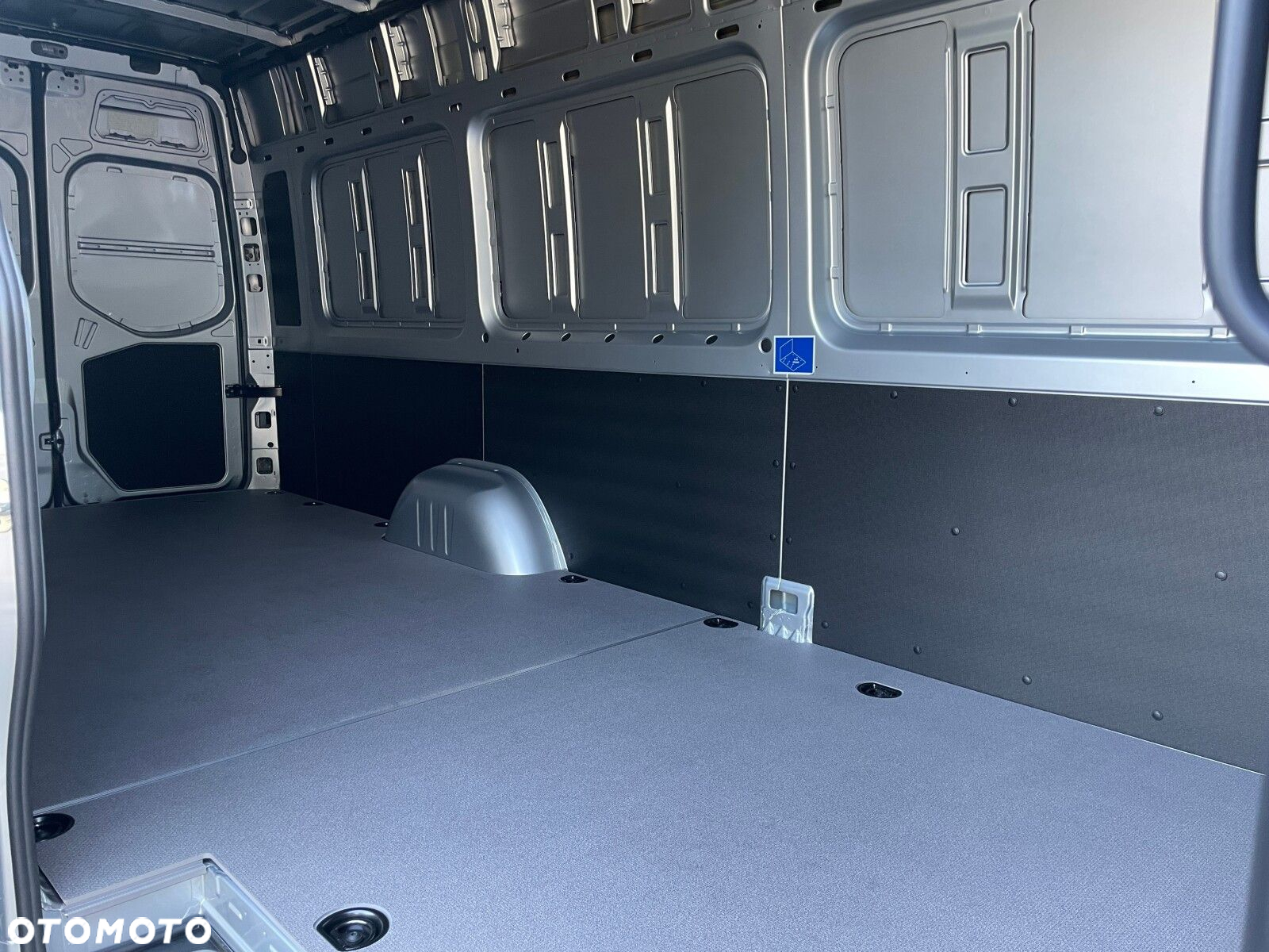 Mercedes-Benz Sprinter 319 CDI kamera 360 Reflektory LED - 5