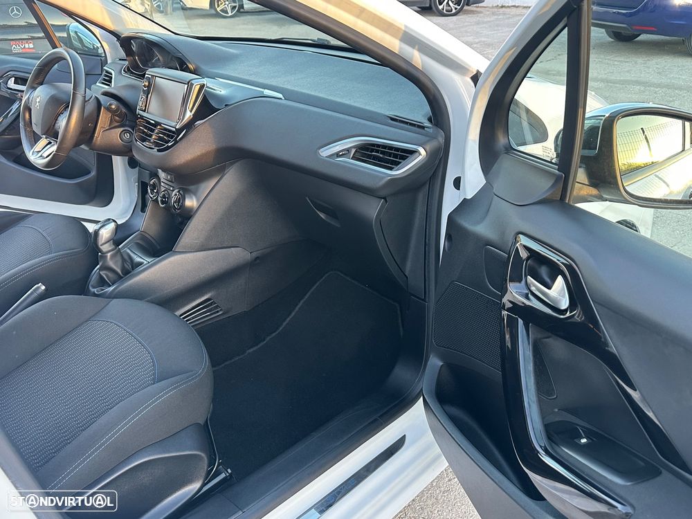Peugeot 208 1.6 BlueHDi Style - 34
